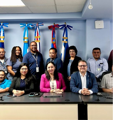 Reunión en estación Belize: nombramiento del Ing. José Vivas como gerente.